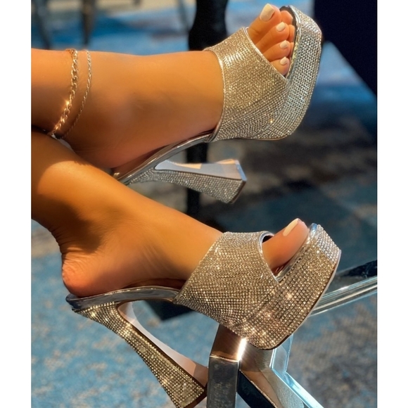 Dolls Kill Shoes - 𝙇𝙖𝙨𝙩 8.5 & 10🖤𝑭𝒆𝒆𝒍 𝑻𝒉𝒆 𝑵𝒊𝒈𝒉𝒕 -𝐒𝐢𝐥𝐯𝐞𝐫 𝐃𝐢𝐚𝐦𝐨𝐧𝐝